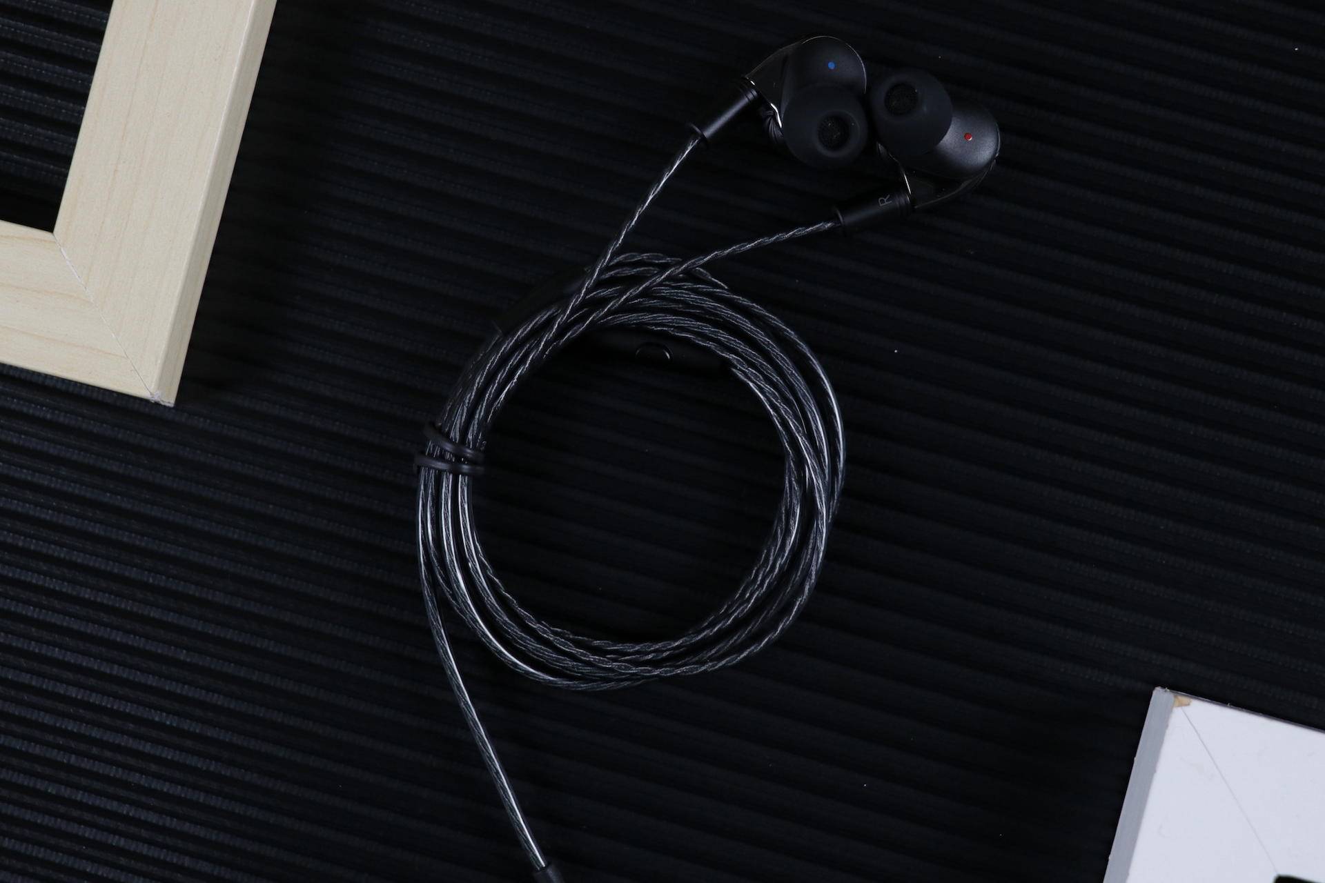 小米耳机圈铁和双动圈哪个好,小米圈铁pro和小米双动圈耳机测评