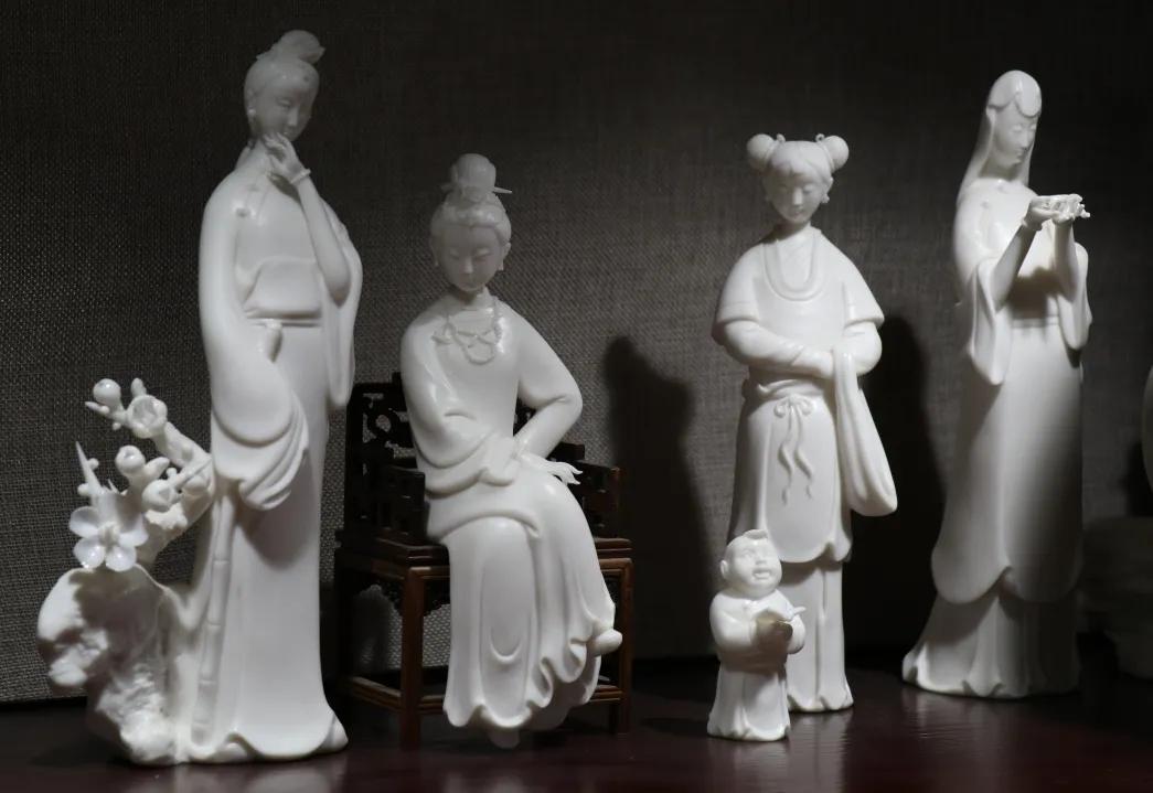 作品|《十二金钗》从经典中演绎不同的群像艺术