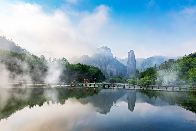 缙云仙都，美若仙境，春风十里不如陪你一起领略缙云风光