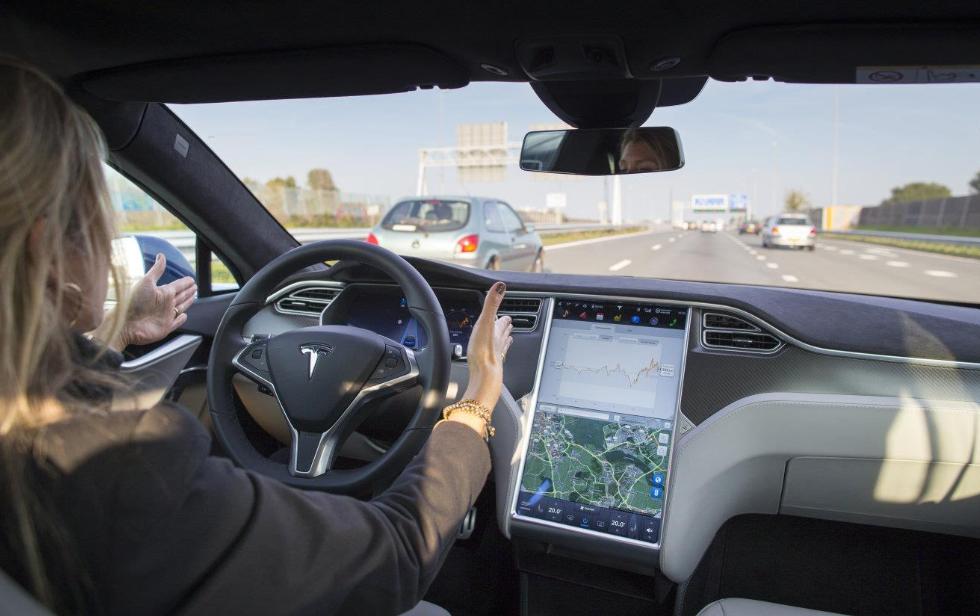 何小鹏朋友圈回怼马斯克,何小鹏怼马斯克