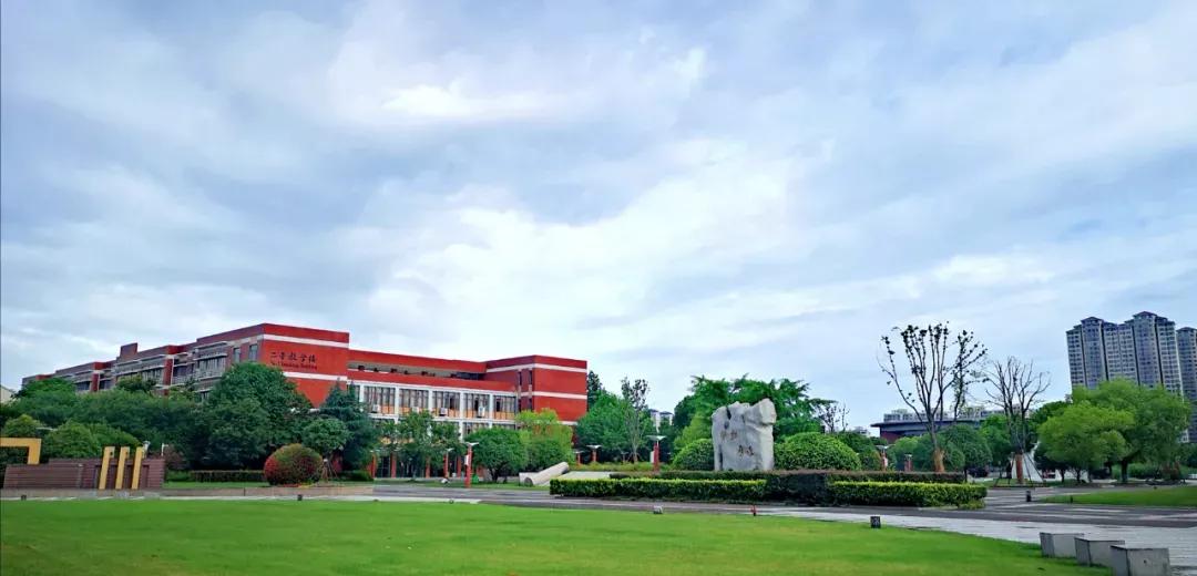 江苏省五星级高中(四)江苏省锡山高级中学