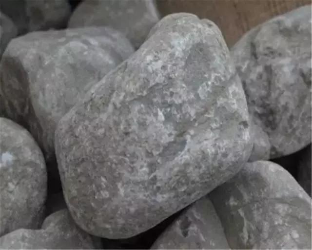 后江翡翠原石价格,几十块买的后江冰种翡翠原石