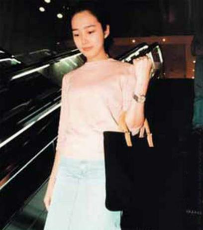 女儿生病住院了还在直播？牺牲家庭30余年，刘德华仍难挡事业心