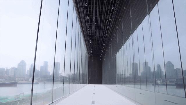 陆家嘴圆弧窗,陆家嘴落地窗展览馆