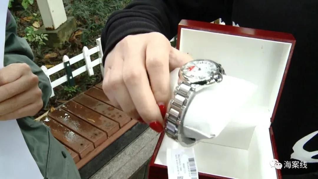 南宁一女子花16万网购,女子买到假卡地亚手表