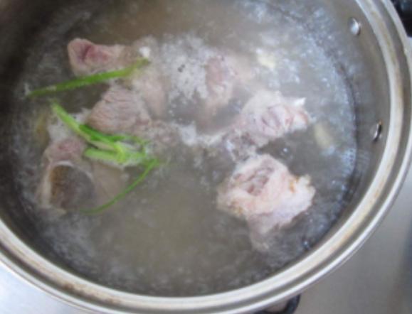 排骨汤怎么做最有营养又好喝,排骨汤做出来为什么有股酸味
