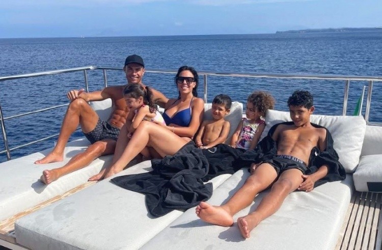 乔治娜c罗夺冠视频,乔治娜因为c罗获得了什么