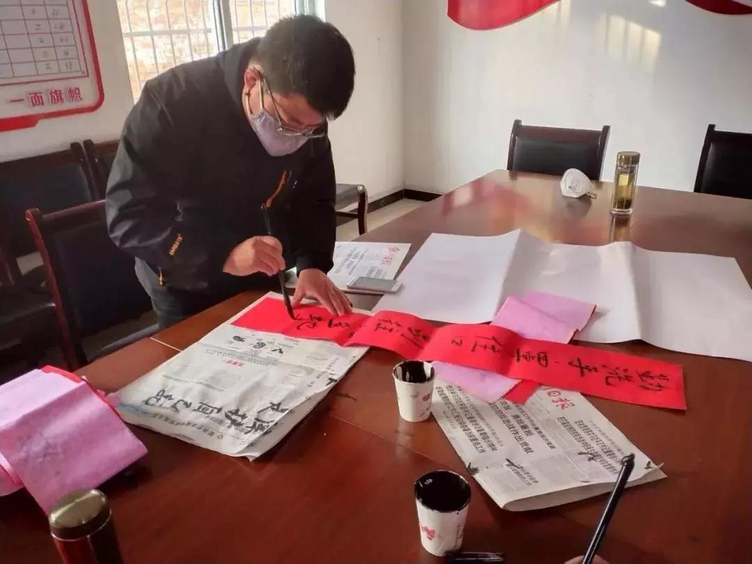 驻村第一书记战疫彰显担当,赤水镇疫情防控第一书记在行动