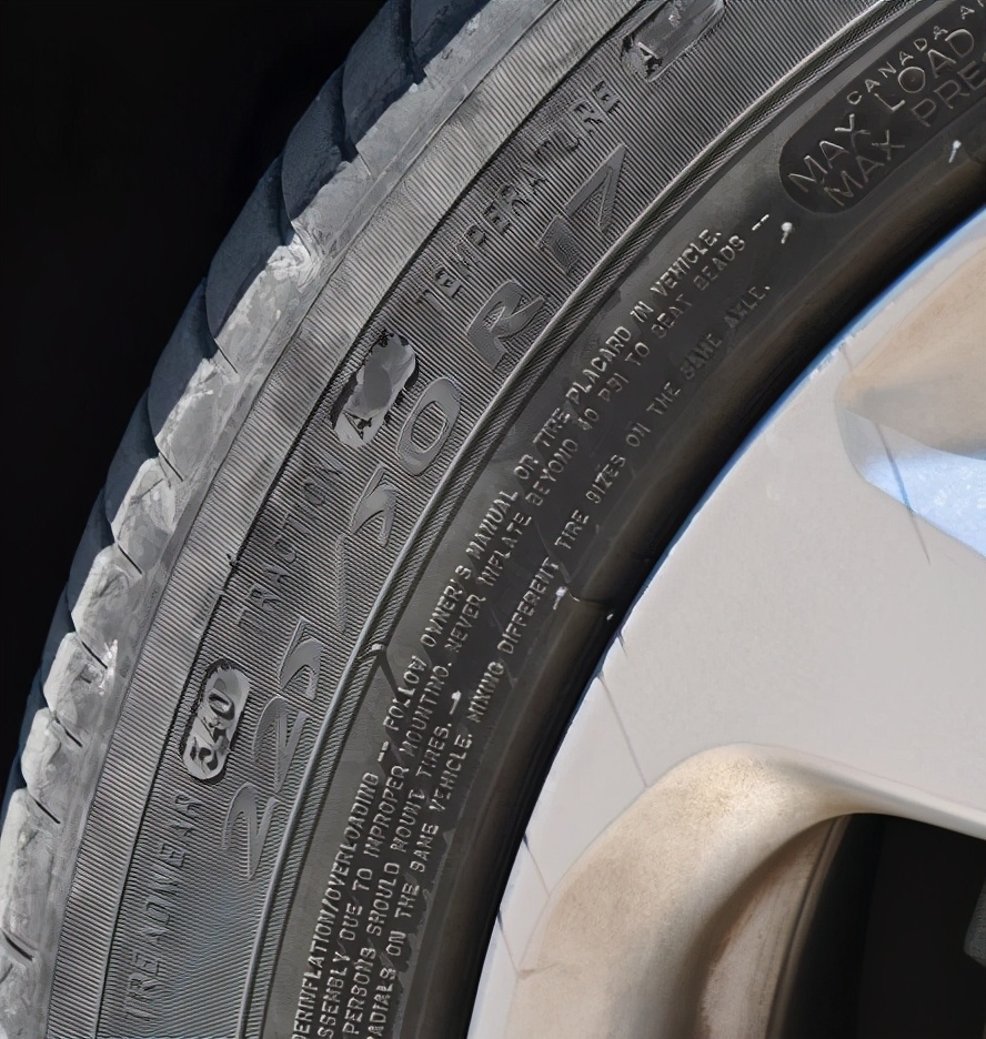 本田雅阁10代原装轮胎是什么牌子,本田雅阁9代用什么样的轮胎好用