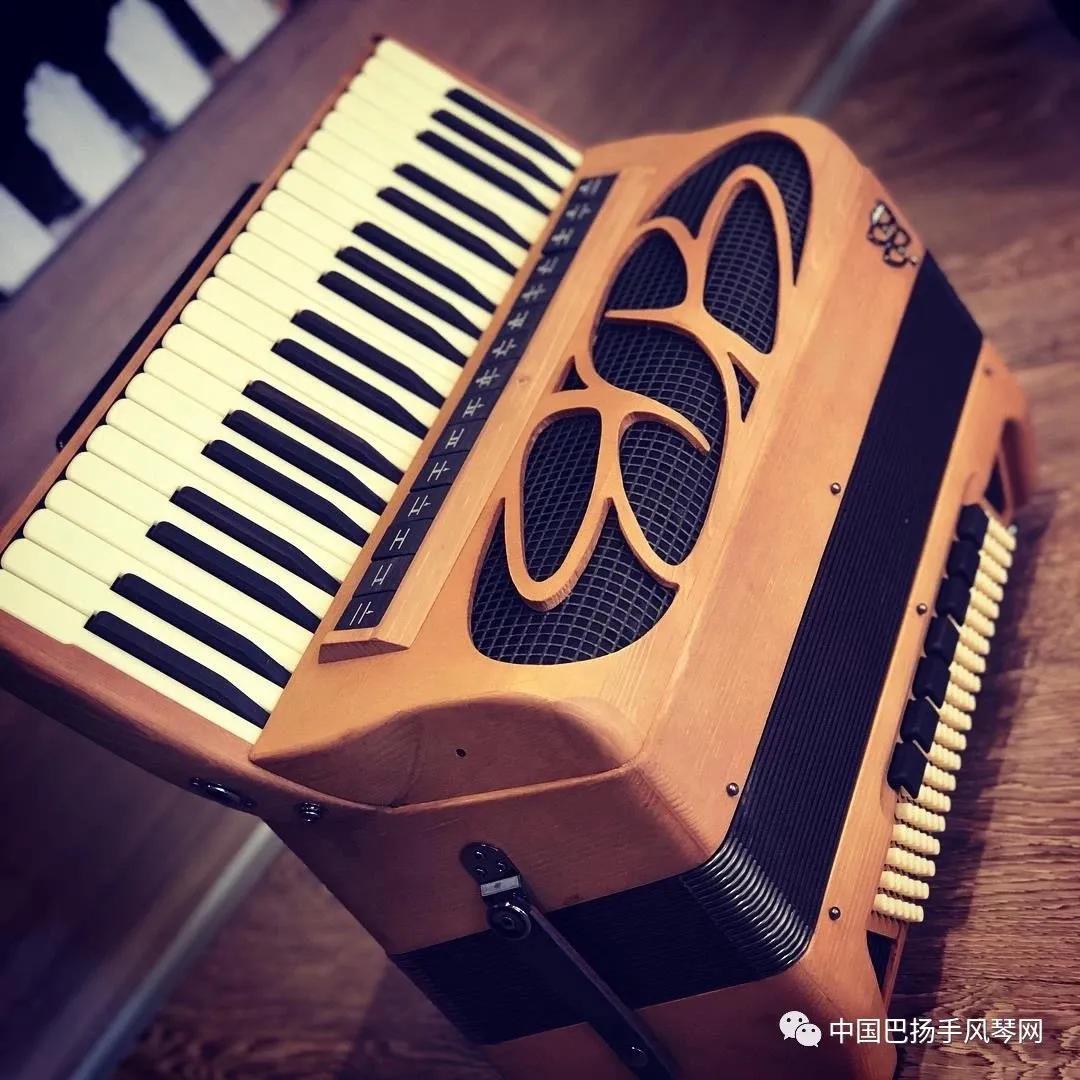 意大利BB手风琴公司将携2020年新款手风琴上海乐器展！