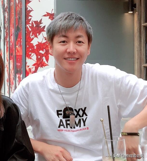 斗鱼超级神豪删满级粉丝牌告别诸葛川遇上扶不起的阿斗无奈告别