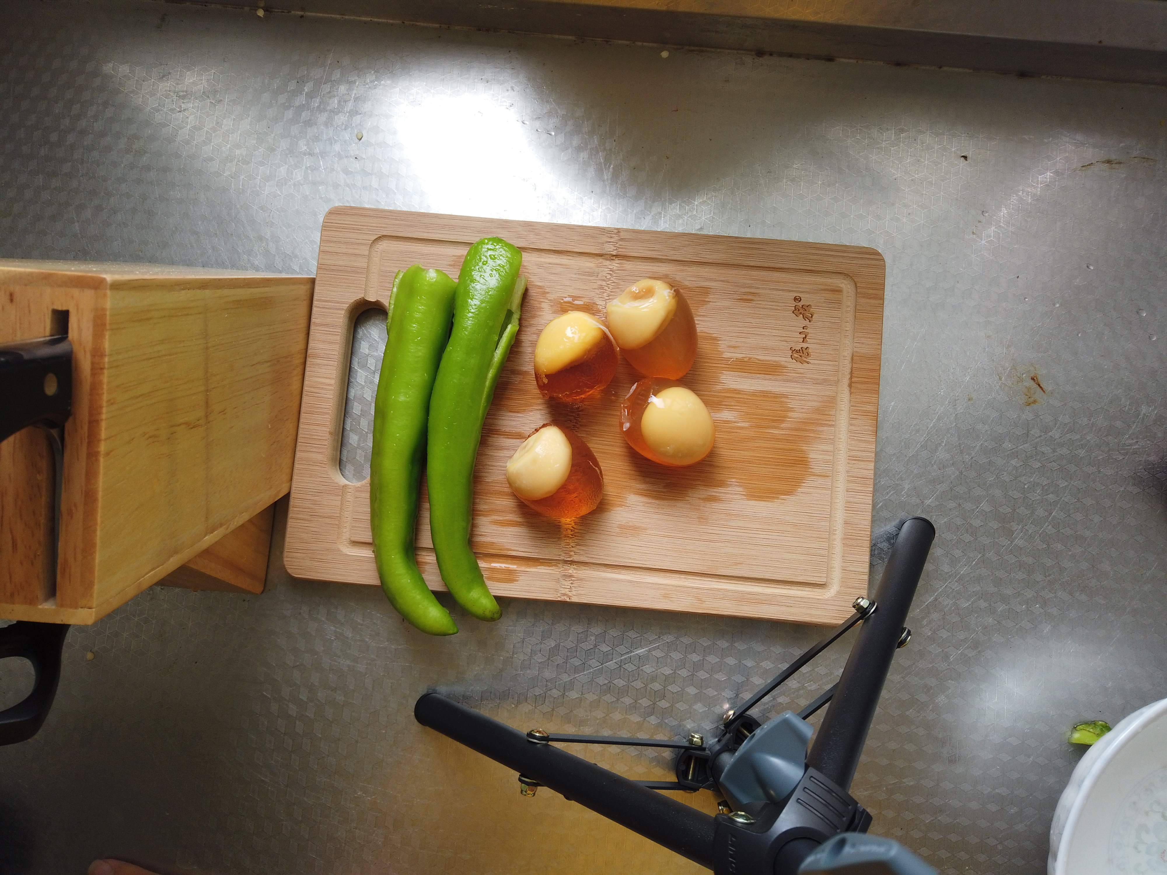 擂椒变蛋属于什么制作方法,擂辣椒茄子变蛋的正宗做法