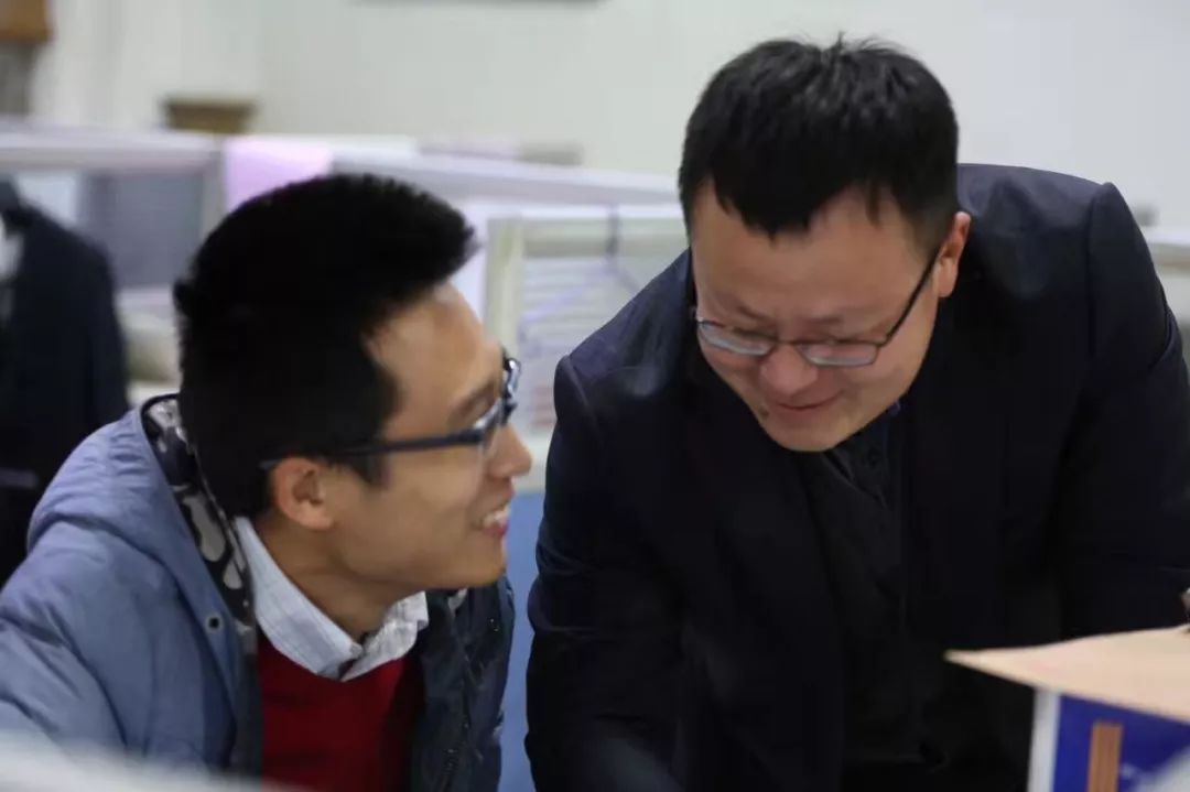 为什么有的人在职场会甘于平庸,职场不易努力前行视频