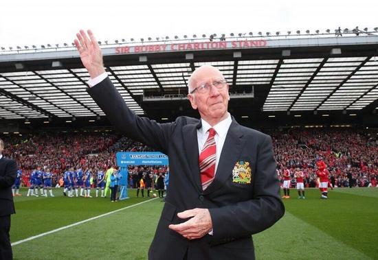 曼联致敬传奇查尔顿,曼联查尔顿历史比分