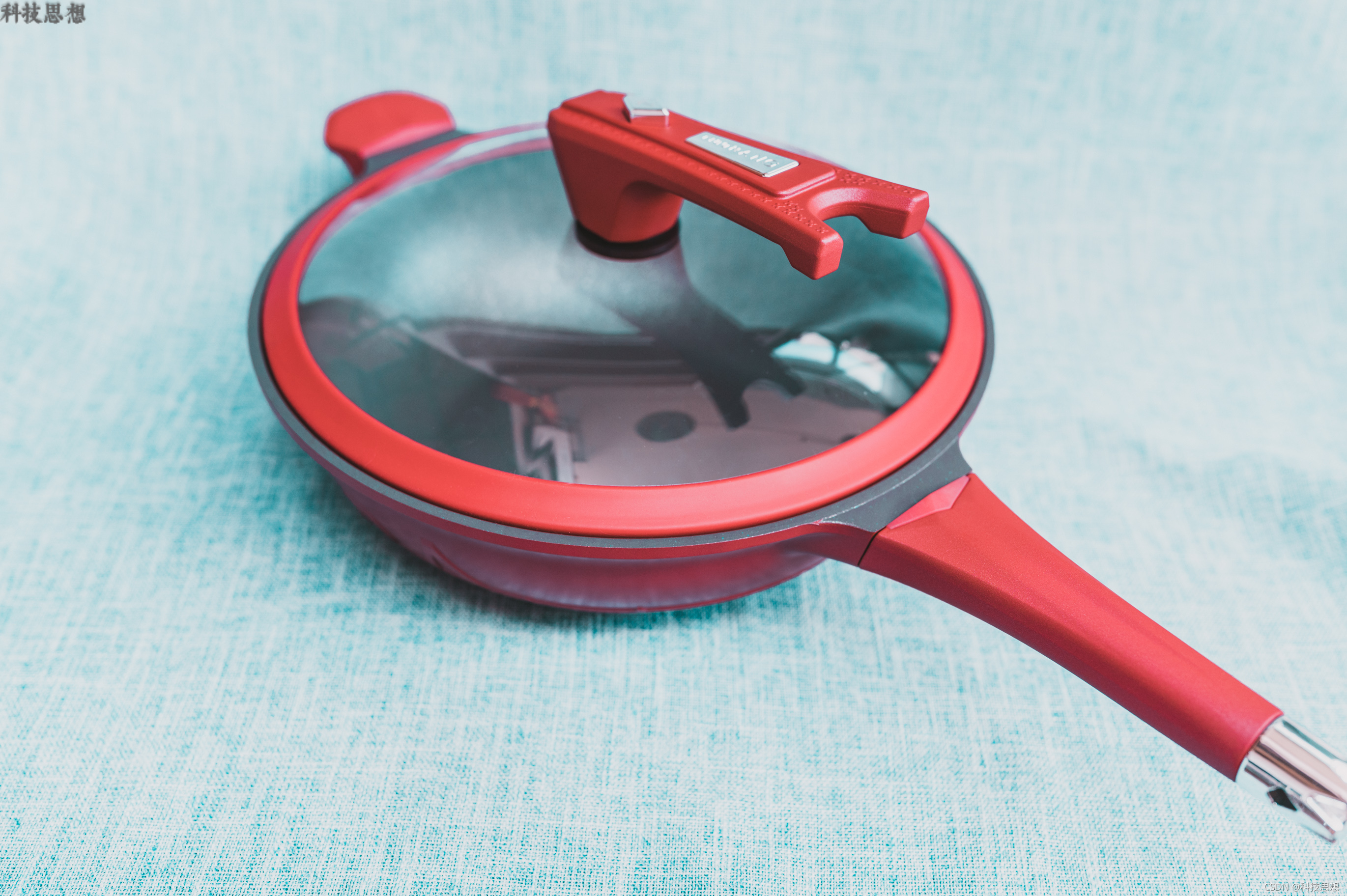 一擦就干净的平底锅，功能还真不少，帝伯朗菲尼雅浮雕钛钻不粘锅