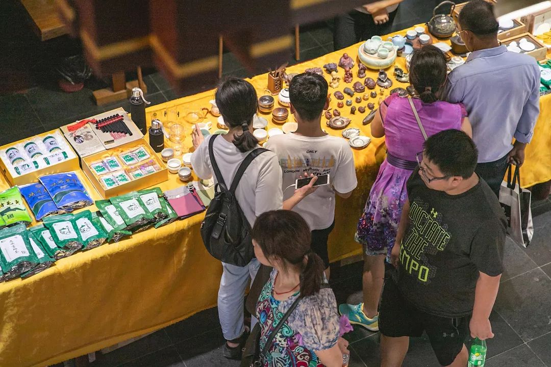 武汉人一般去不去黄鹤楼,武汉人为什么要去旅游呢