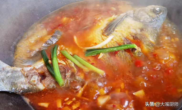 什么鱼红烧好吃刺少窍门,无论炖什么鱼怎么调味才好吃