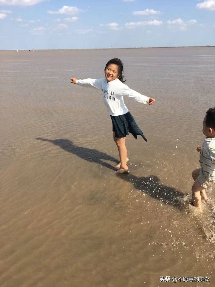 可爱的少妇自拍越来越丰满越来越成熟了