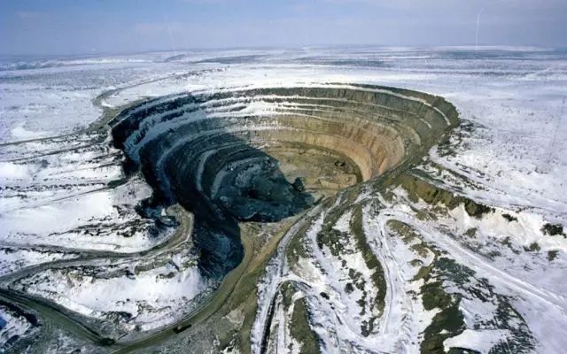 在南非买两克拉的钻石大概多少钱,买钻石一般都买大的