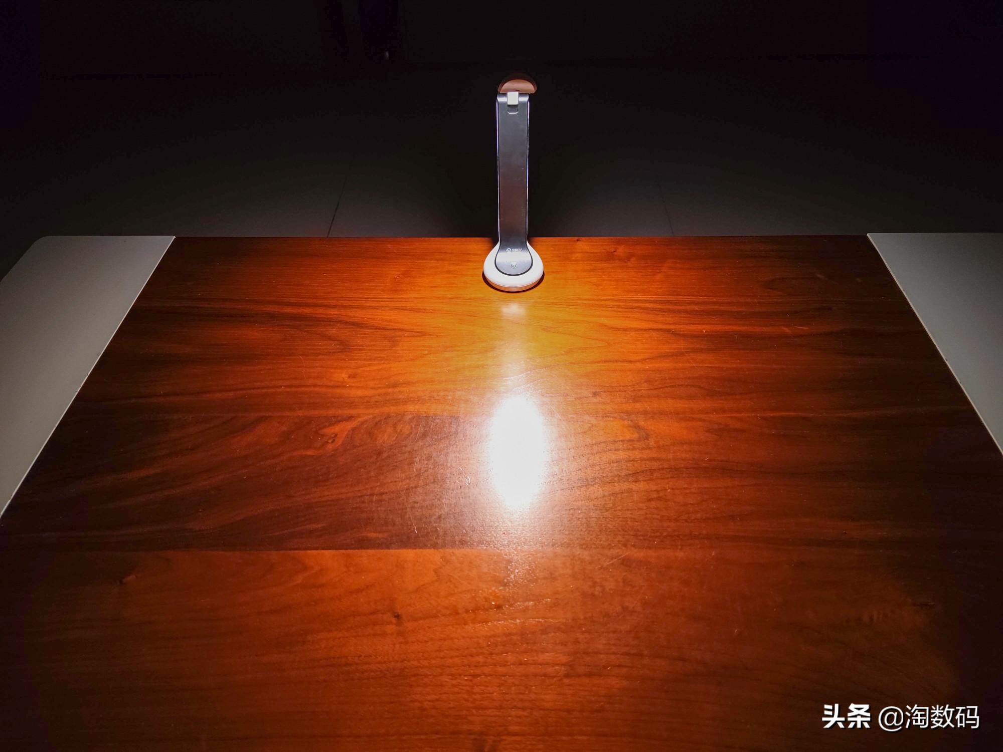 国货内卷无情：￥13块钱的3色温2400mAh充电式触控台灯开箱晒个单