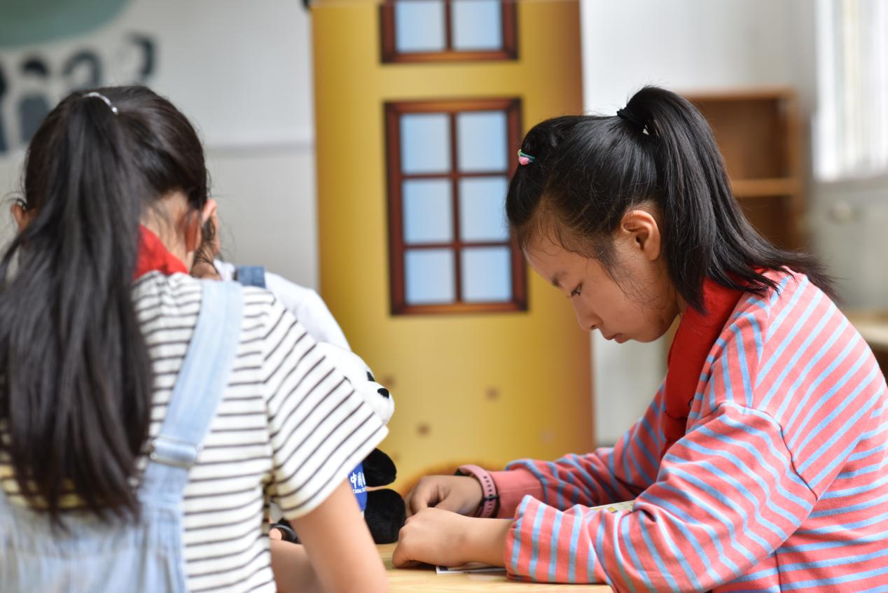 当从未进过影院的山里娃遇见露天电影，duang