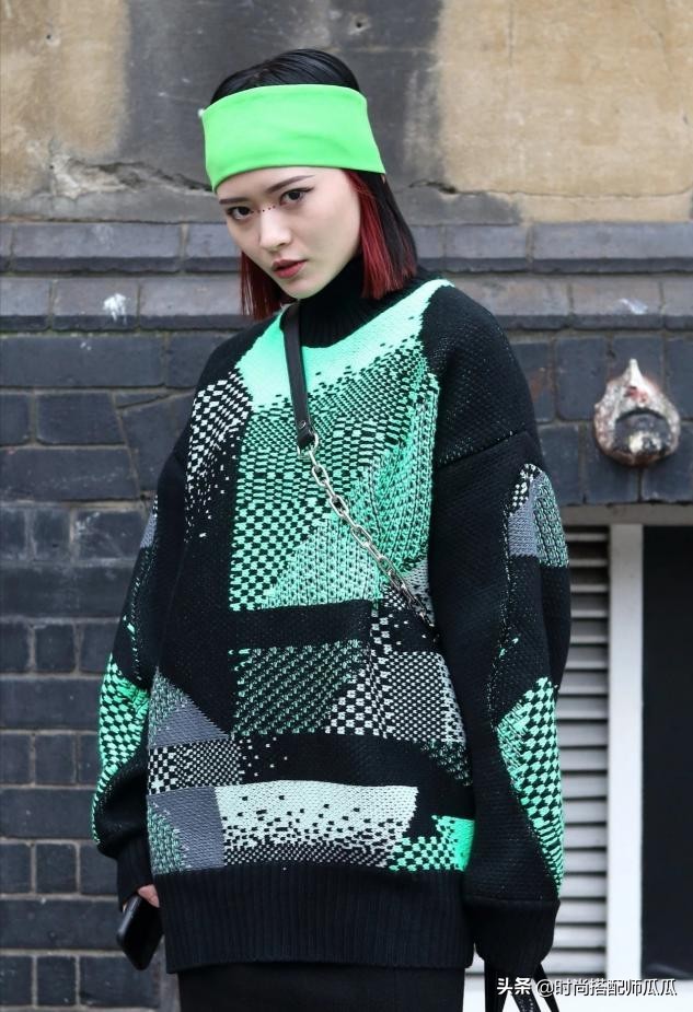 这个春天学会用“发带”凹造型,承包你一年的时髦