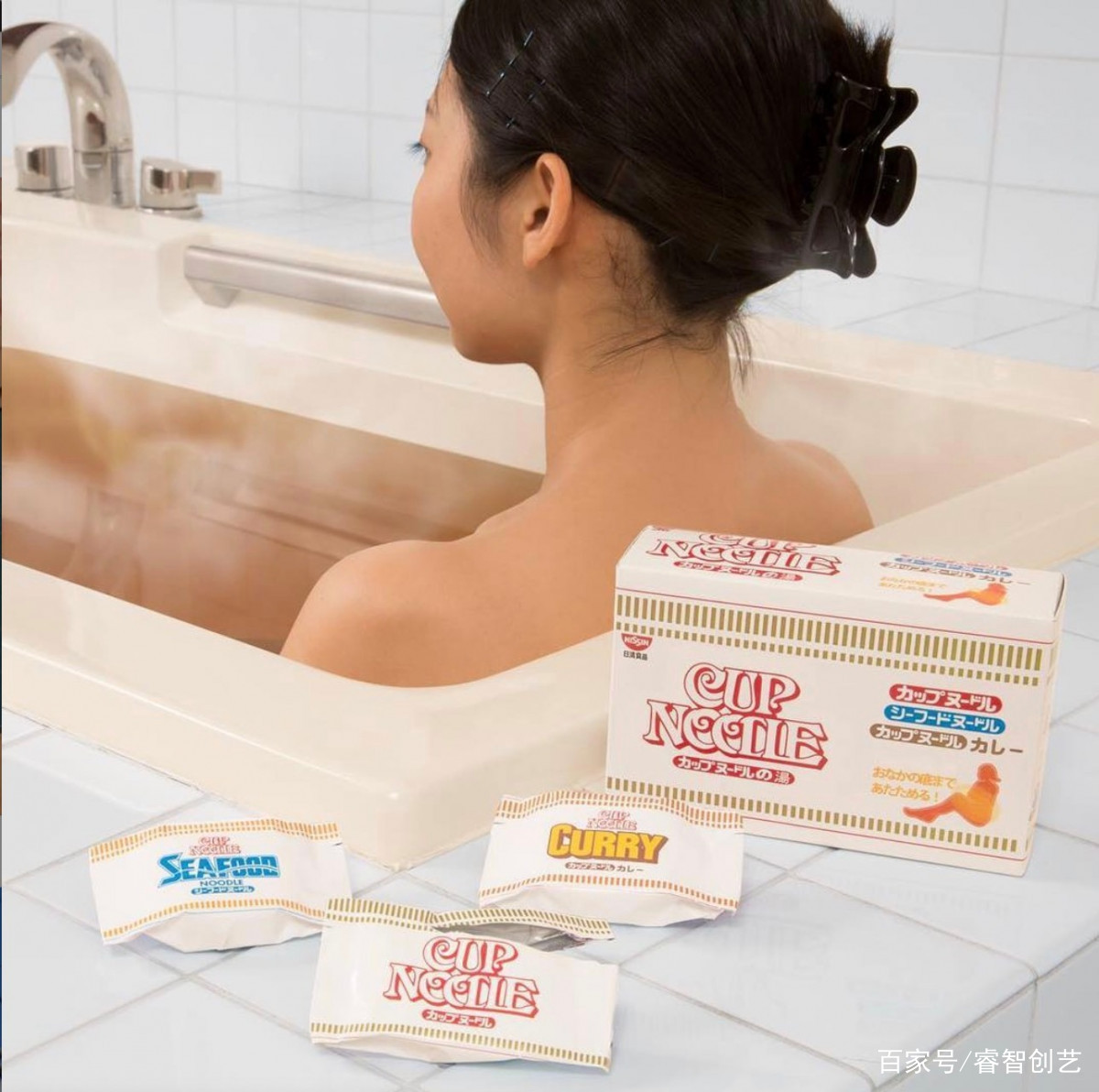 擅长恶搞，日清杯面趣味发明：杯面拉炮、模型通通有