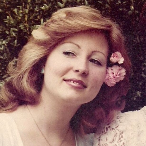 家人接连过世美国男子苦叹不幸，第二任妻子有怀疑，就雇了个侦探