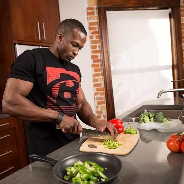 健身达人教你如何稳定所有的肌肉,健身的人肌肉萎缩