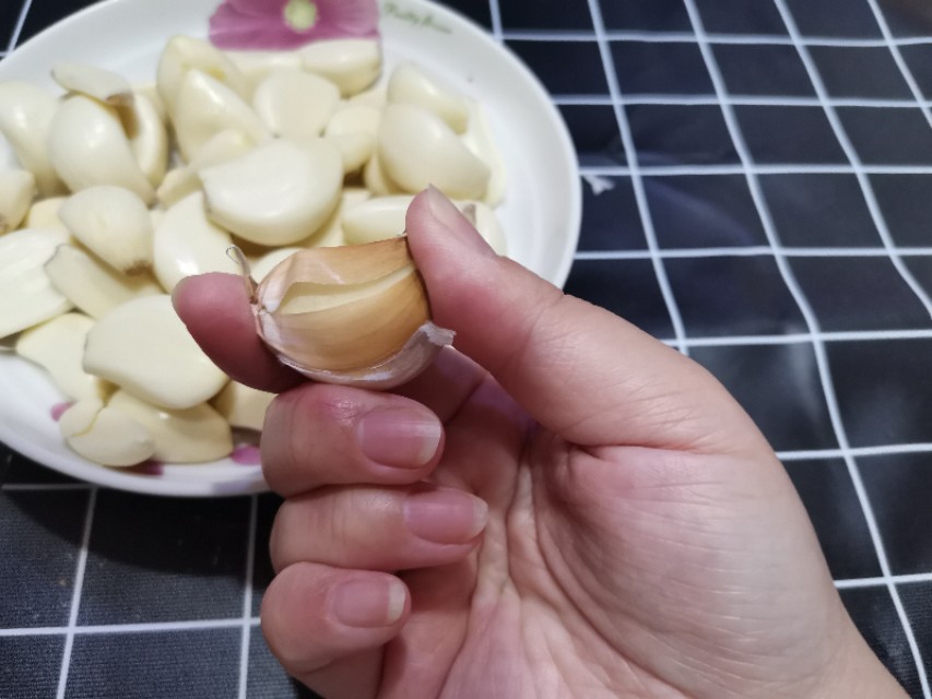 怎么做面条好吃又简单不浇热油,不用任何食材拌面条应该怎么做