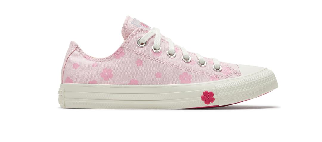 今年流行的帆布鞋品牌,今年流行的帆布鞋颜色学生