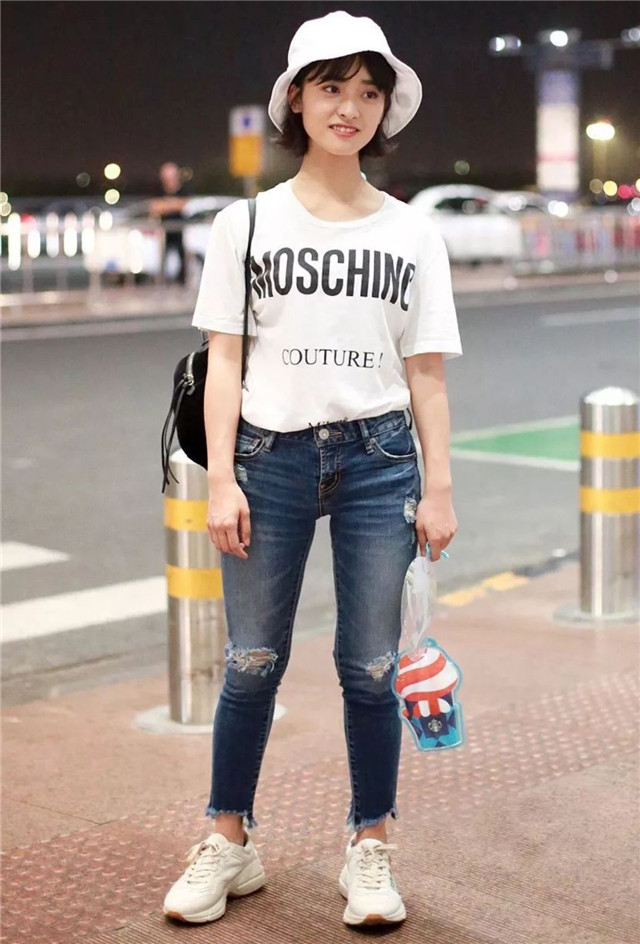 小个子女生不适合穿哪几种裤子,小个子女生别轻易尝试这4种搭配