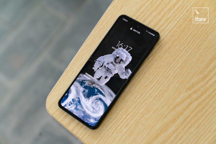 galaxyzflip3折叠模式,galaxyzflip35g折叠屏