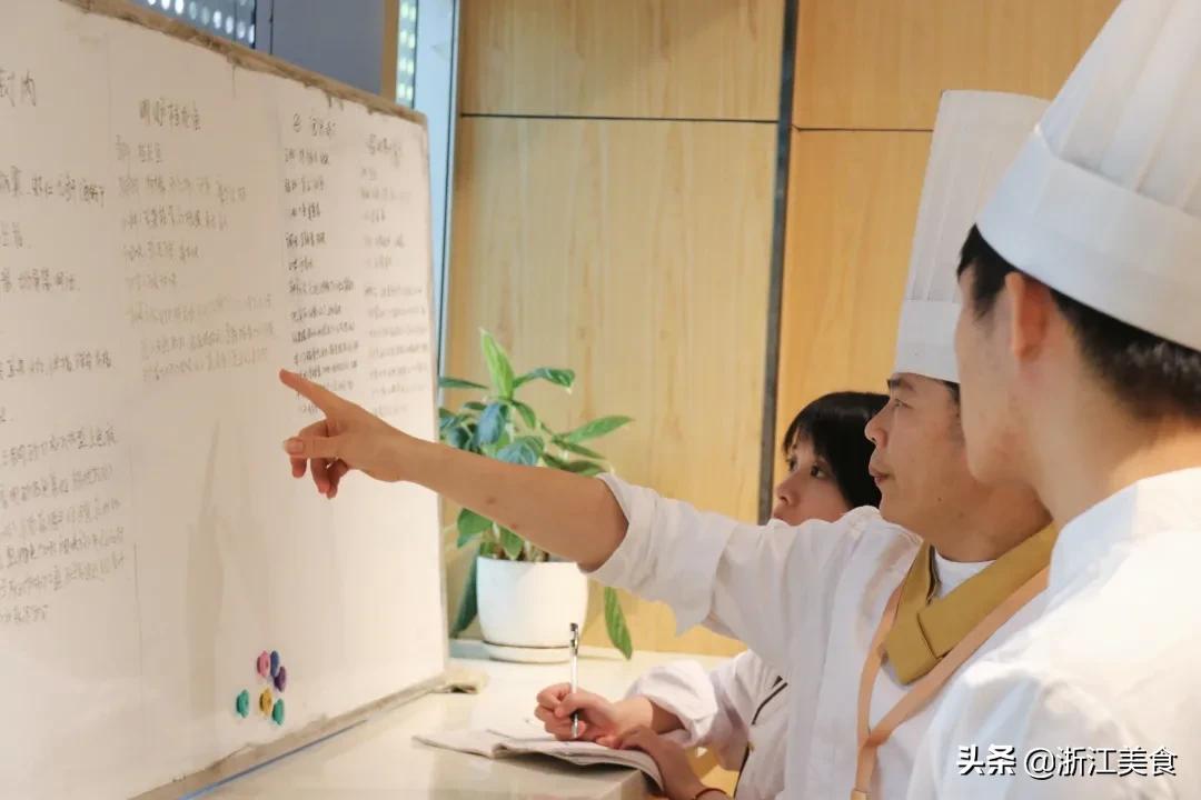 初中毕业学西点毕业后能做什么,学西点烘焙毕业可以做什么