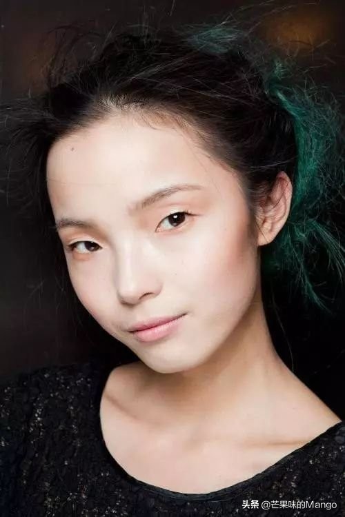 周冬雨单眼皮小眼睛怎么画眼妆,周冬雨金高银单眼皮妆