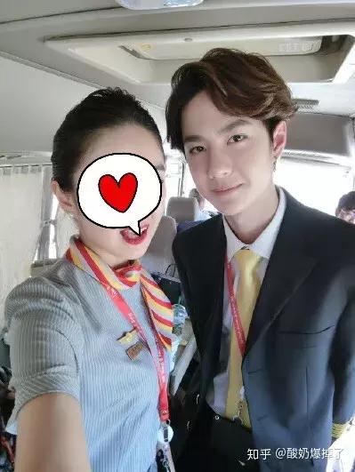 王一博和黎明长相对比,怎样评价王一博的长相气质