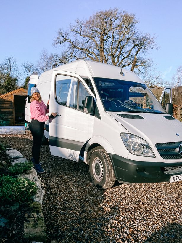 为了住上房,这些英国年轻人简直各种办法都想绝了