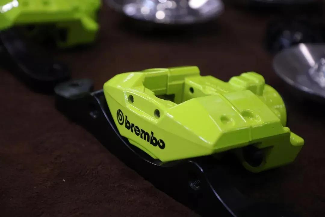 两天一套贴膜,三天一套排气,土豪的改装简直壕无人性