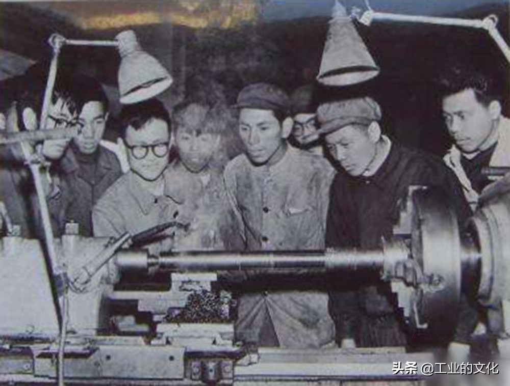 工业史话|还记得80年代上海电机厂的“扁担电机”精神吗？