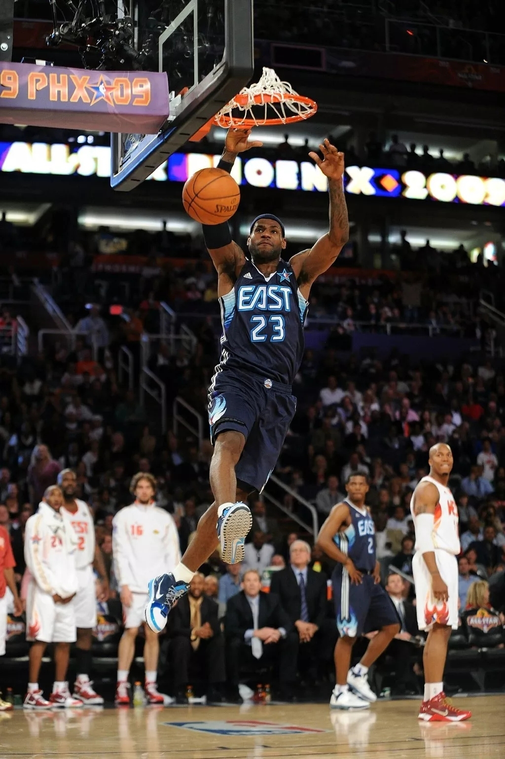 盘点詹姆斯的球鞋,詹姆斯十大巅峰时期球鞋