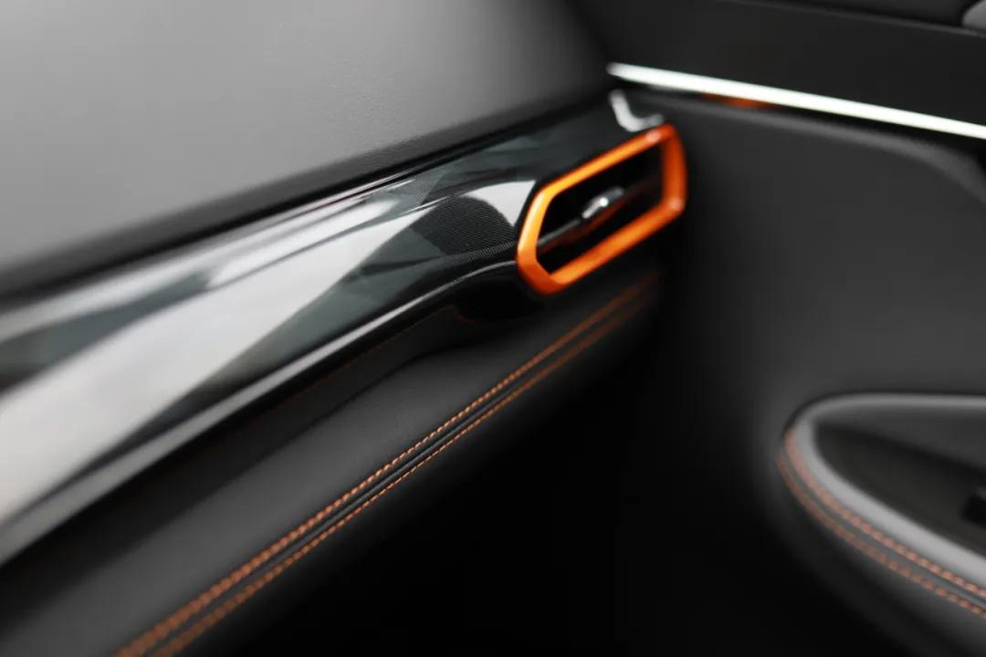 与宝马x1同级别的suv,新款宝马x1大小与长安cs55对比