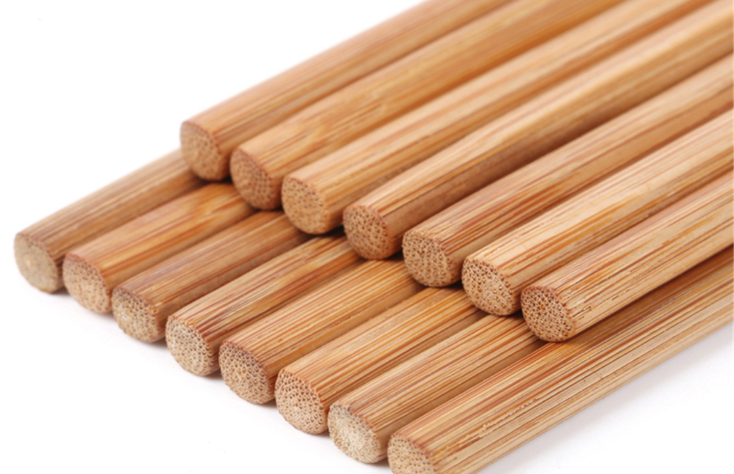 只要速度够快，竹筷子也能射穿坦克钢板？