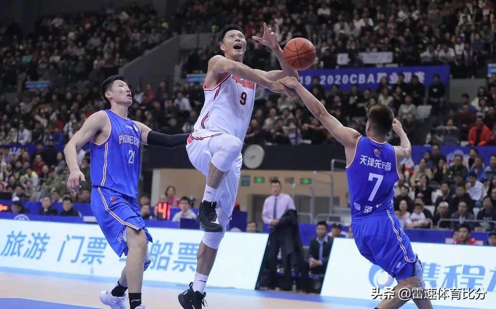 周琦cba生涯总篮板,只手遮天球场片段