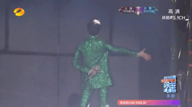 春晚的李谷一跨年的李宇春,李谷一李宇春串烧