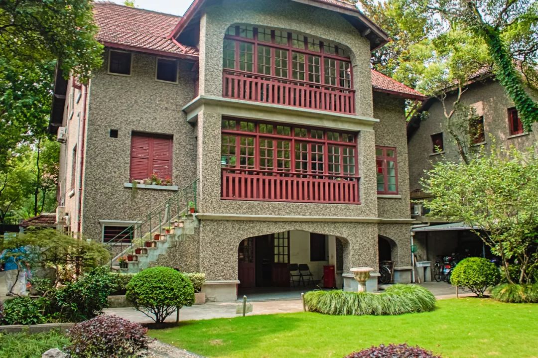 淮海路和南京西路哪个繁华,南京西路vs陆家嘴