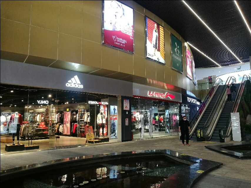 冷清清的商场现状,冷清依旧的商场