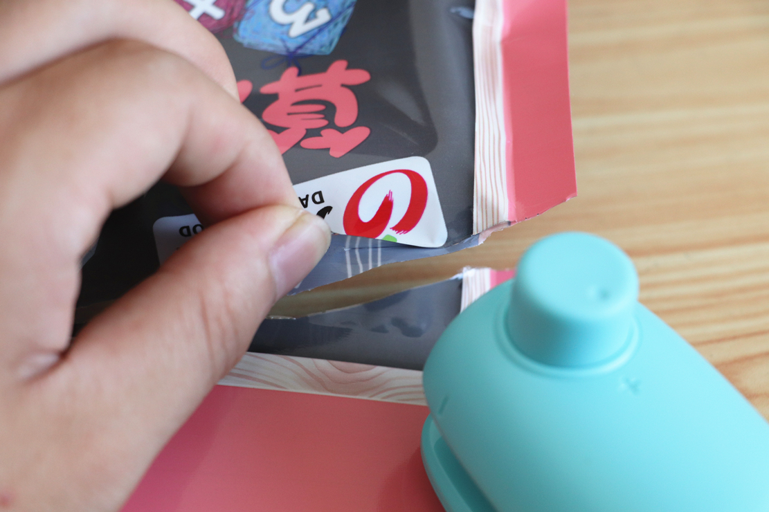 折叠封口零食袋妙招,封口机小型家用零食专用封口器