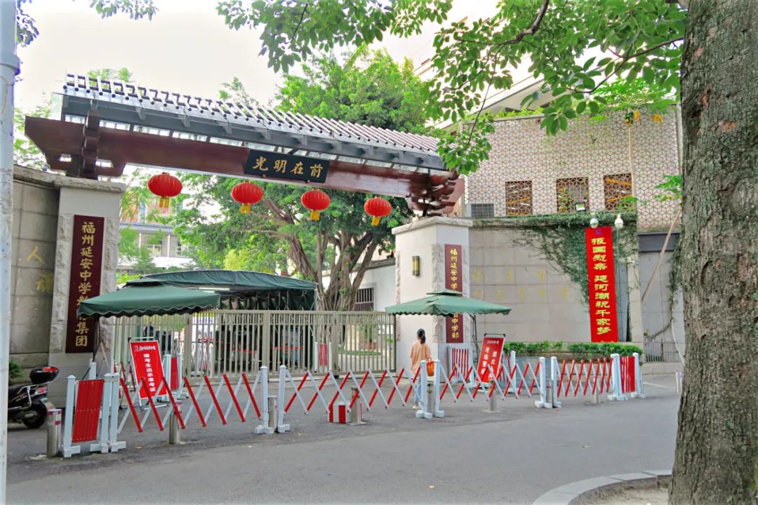学生时代勾你馋虫的街边店，你和它上一次见面隔了几年？