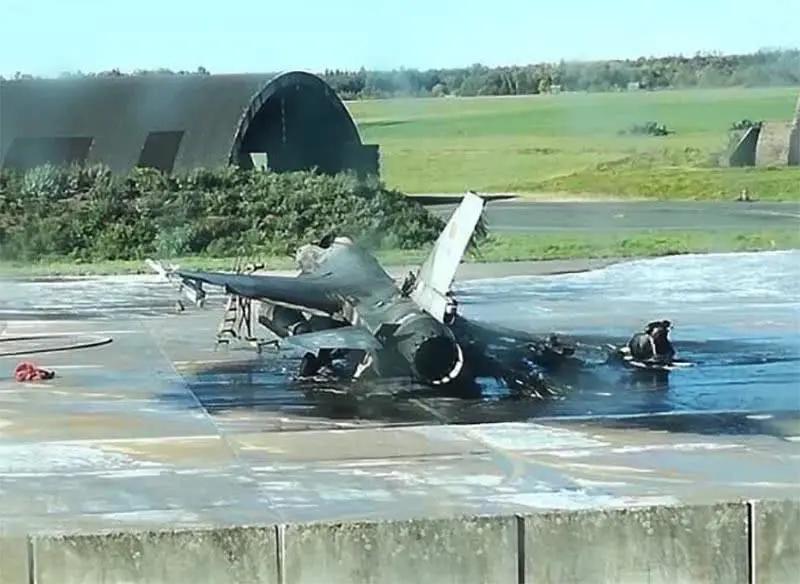 人在家中坐手雷天上来,人在家中坐枪从天上落