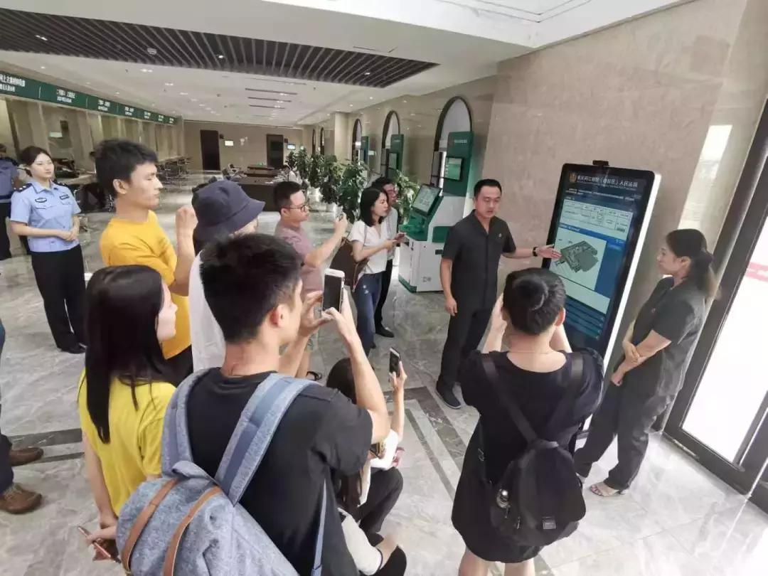 看，这就是大V眼中的中国法院！